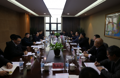 重庆港务集团与集团公司举行友好会谈