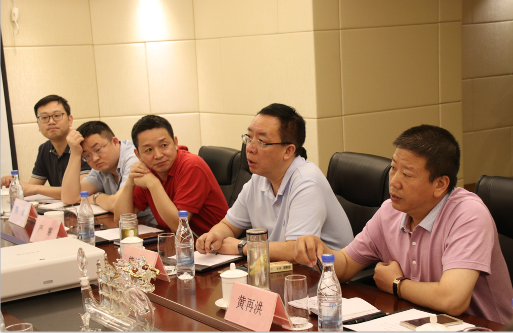 中铁八局现代物流公司董事长熊渝中莅临集团进行业务交流(图2) 中铁八局现代物流公司董事长熊渝中莅临集团进行业务交流(图2)