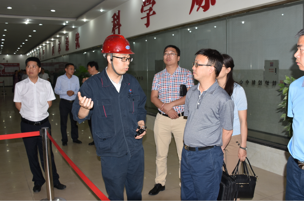 省国税局刘江处长一行来川威参观交流(图2) 省国税局刘江处长一行来川威参观交流(图2)