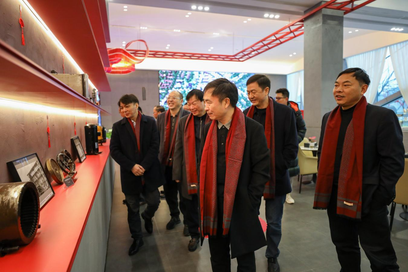 集团公司开展新春慰问活动暨迎新春座谈会(图3) 集团公司开展新春慰问活动暨迎新春座谈会(图3)
