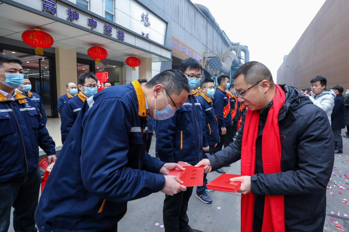 集团公司开展新春慰问活动暨迎新春座谈会(图4) 集团公司开展新春慰问活动暨迎新春座谈会(图4)