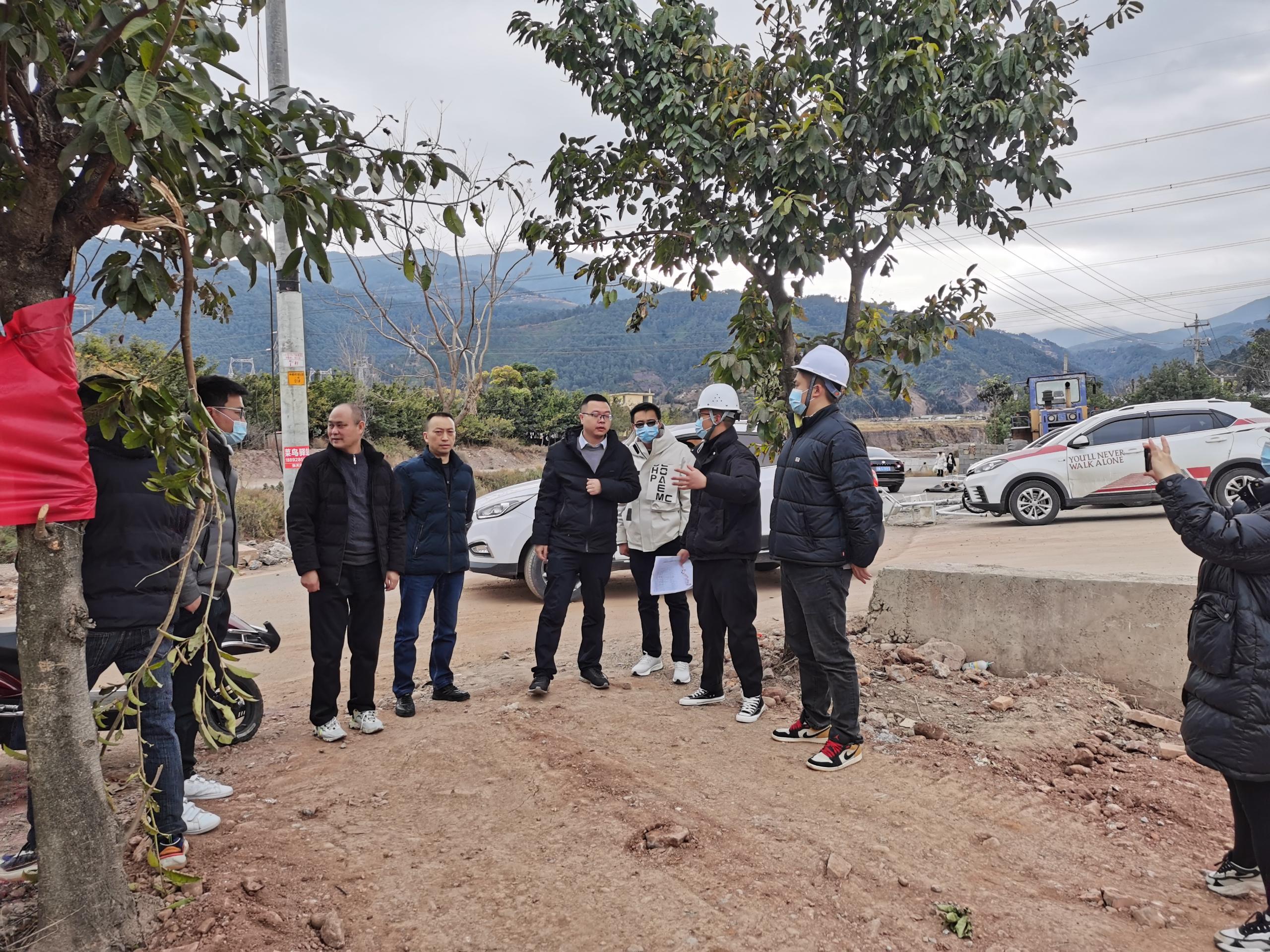 加倍鼓舞 众志成城战新春 ——西昌市副市长慰问春节期奋战在海南乡村振兴二期项目参战人员(图1) 加倍鼓舞 众志成城战新春 ——西昌市副市长慰问春节期奋战在海南乡村振兴二期项目参战人员(图1)