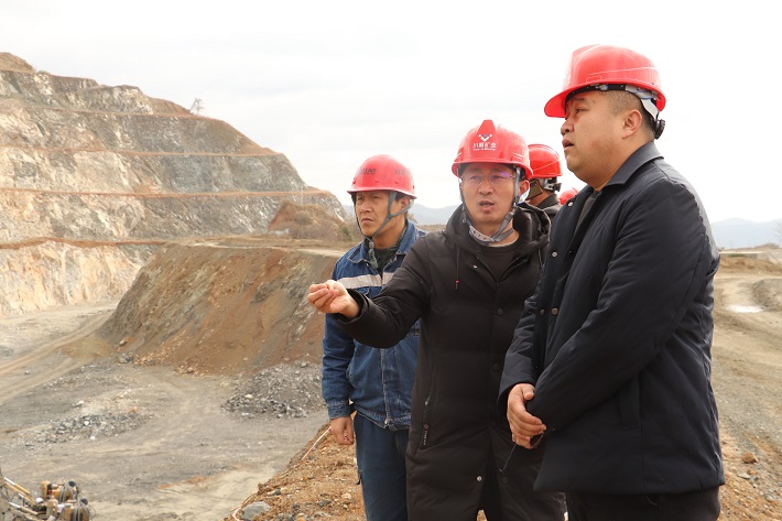 会理市副市长郑磊莅临矿业总公司会理区域矿山检查