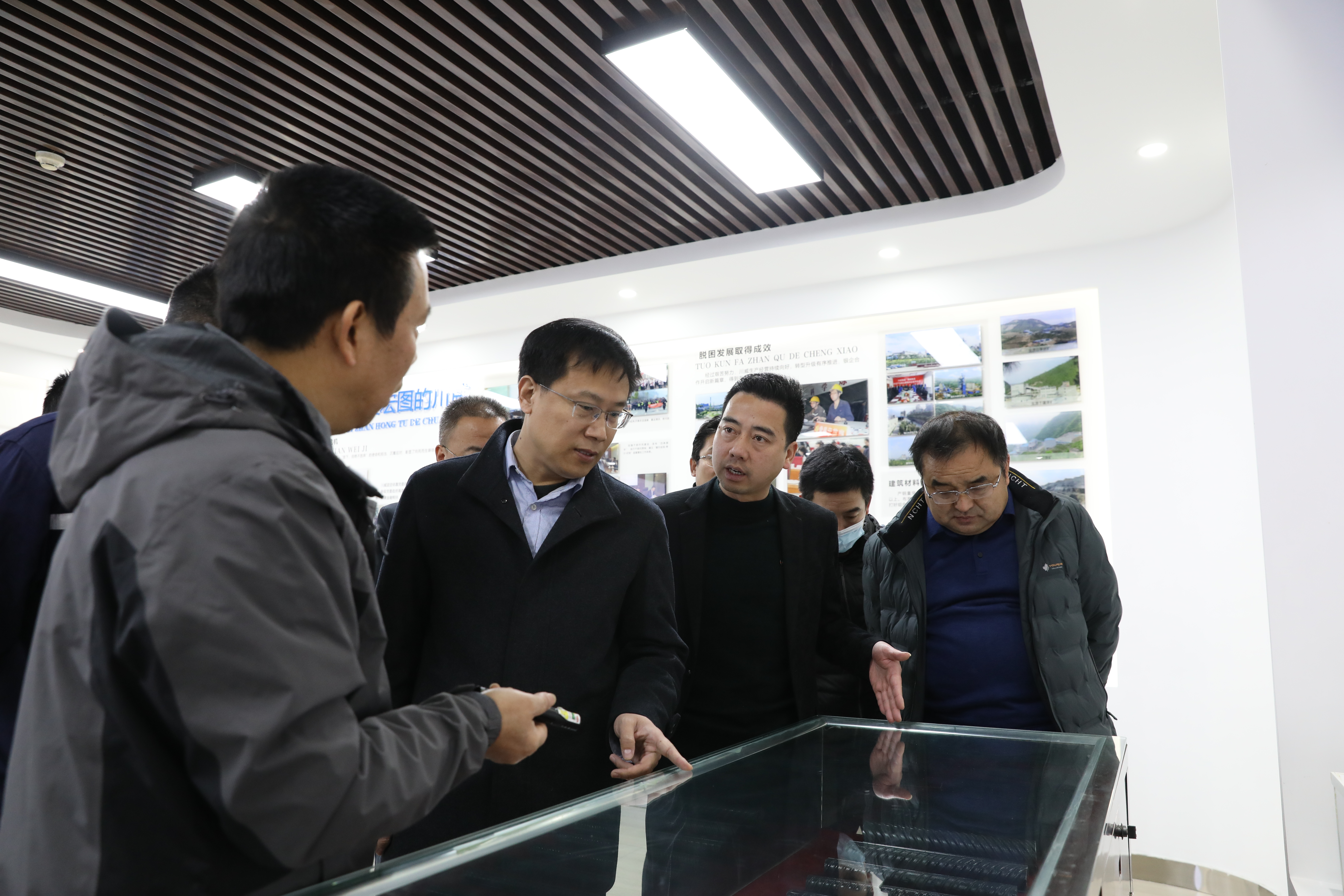山东泰钢集团到川威连界基地交流(图2) 山东泰钢集团到川威连界基地交流(图2)