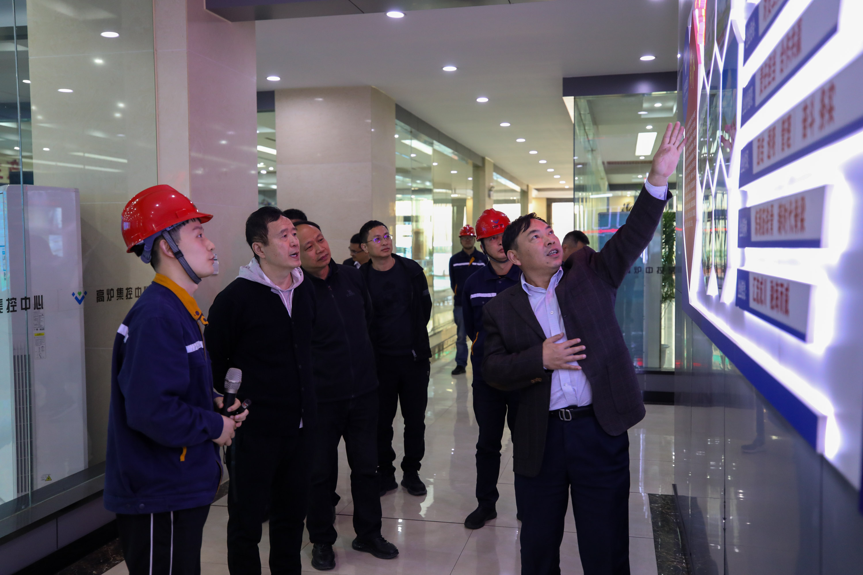 省政协原副主席唐坚一行到川威连界基地调研(图3) 省政协原副主席唐坚一行到川威连界基地调研(图3)