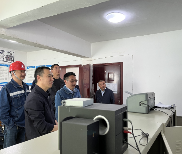 阿坝州政协副主席秦开金一行到矿业总公司阿坝矿区调研(图2) 阿坝州政协副主席秦开金一行到矿业总公司阿坝矿区调研(图2)