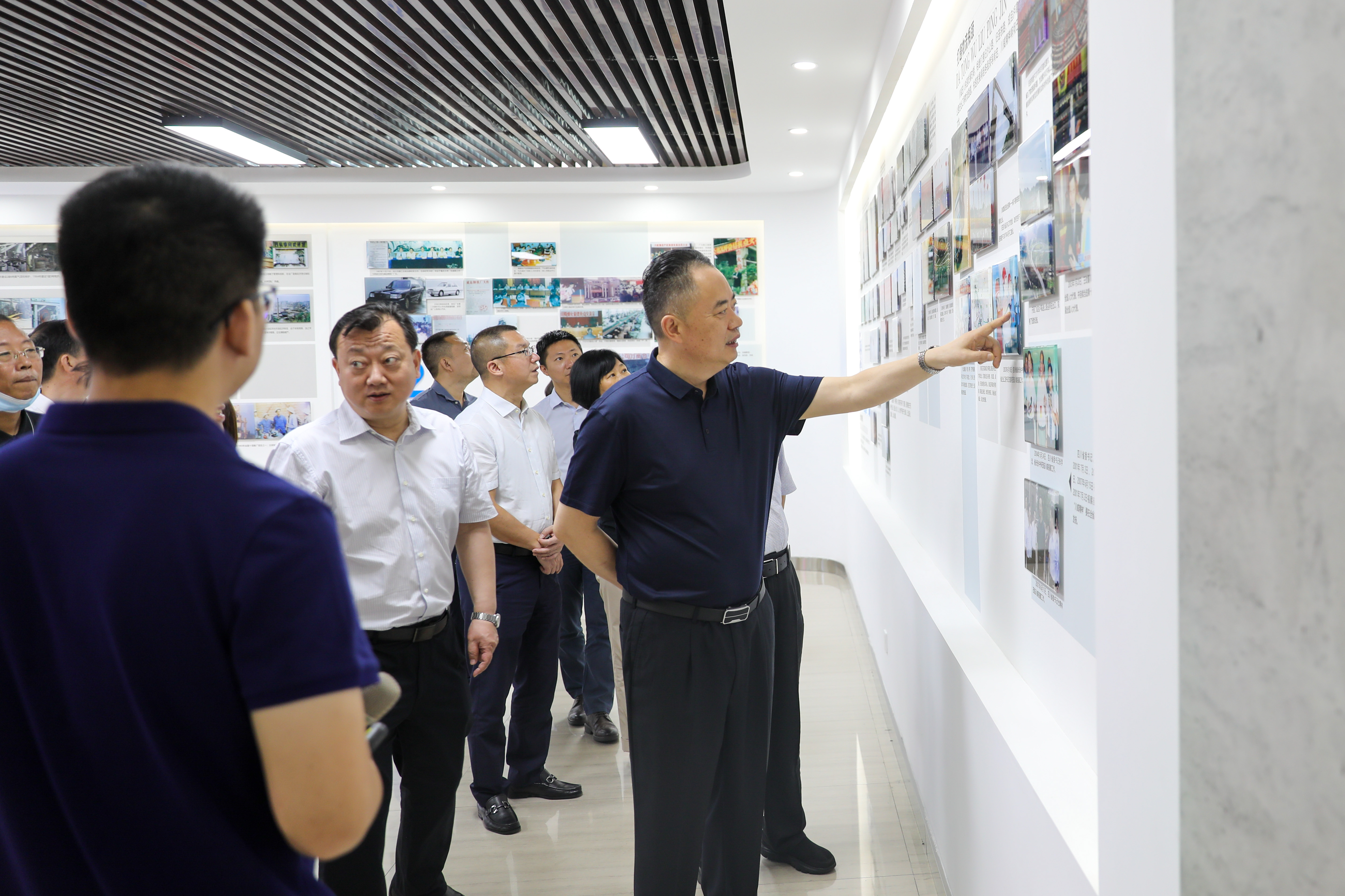省人大常委会副主任宋朝华到川威连界基地 考察调研(图3) 省人大常委会副主任宋朝华到川威连界基地 考察调研(图3)