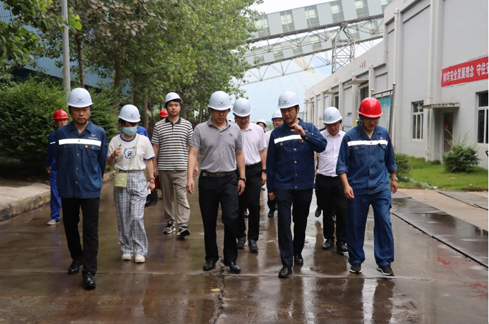 内江市委副书记、资中县委书记路松明莅临川威星船城公司调研(图1) 内江市委副书记、资中县委书记路松明莅临川威星船城公司调研(图1)