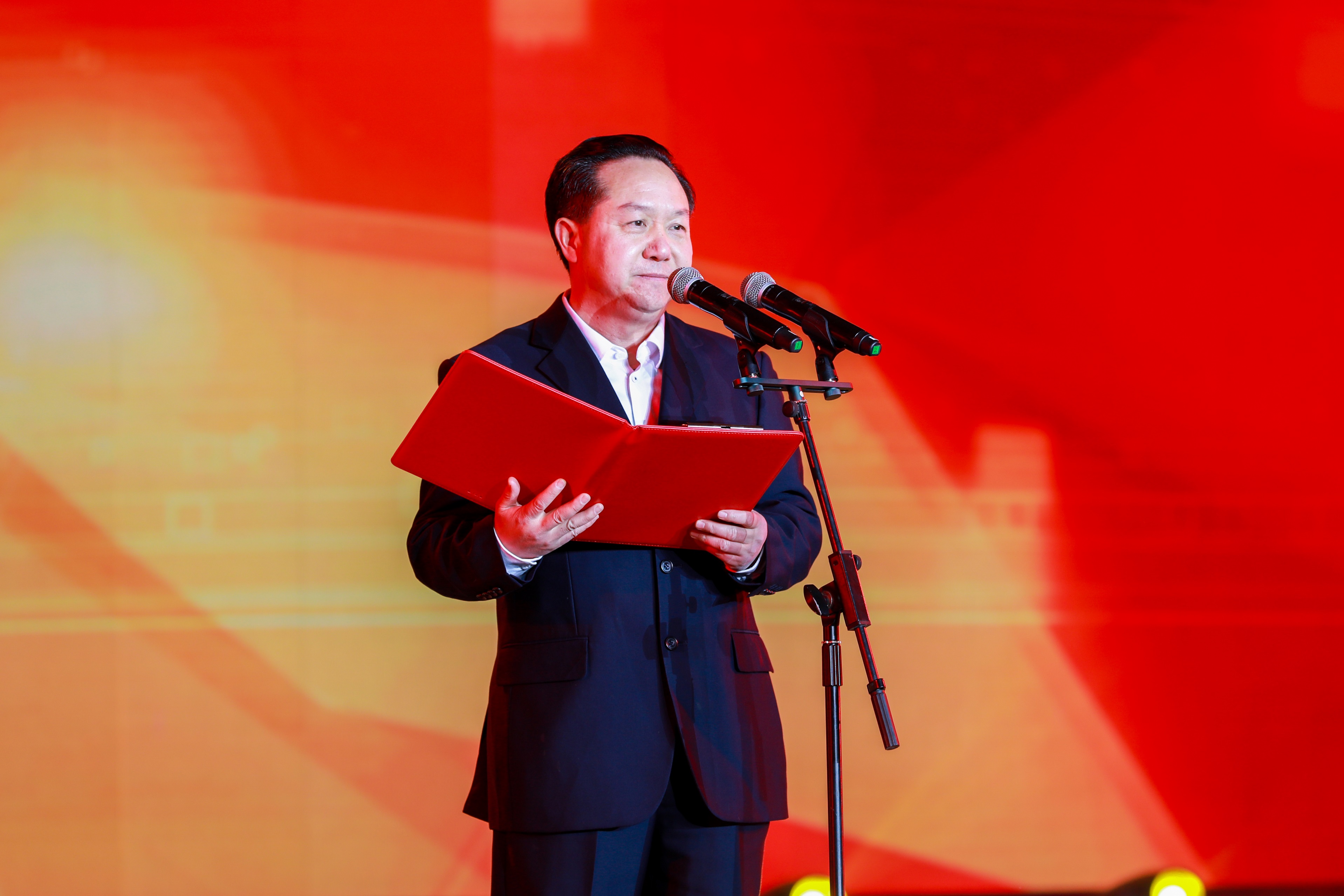 风雨兼程 执梦前行——集团公司2023年迎新晚会圆满落幕(图2) 风雨兼程 执梦前行——集团公司2023年迎新晚会圆满落幕(图2)