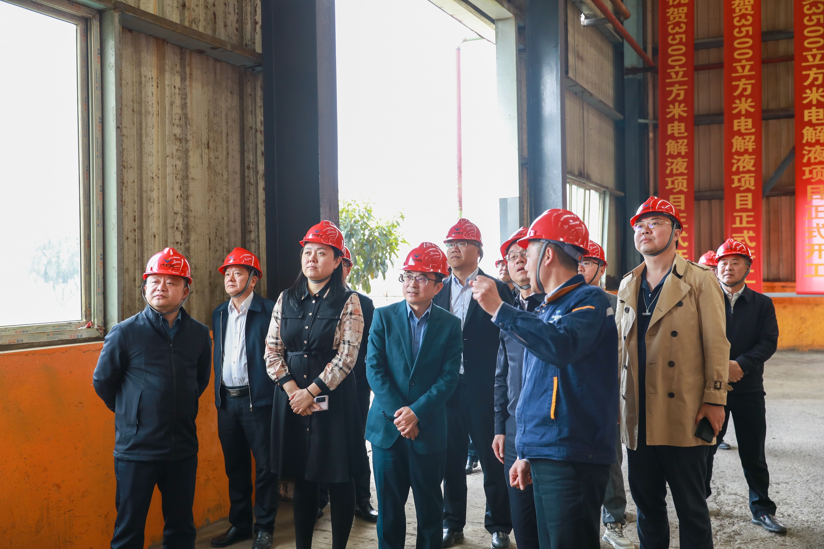 政企联动 协同发展——远洋能源·上海汉兴·中投到川威考察交流(图3) 政企联动 协同发展——远洋能源·上海汉兴·中投到川威考察交流(图3)