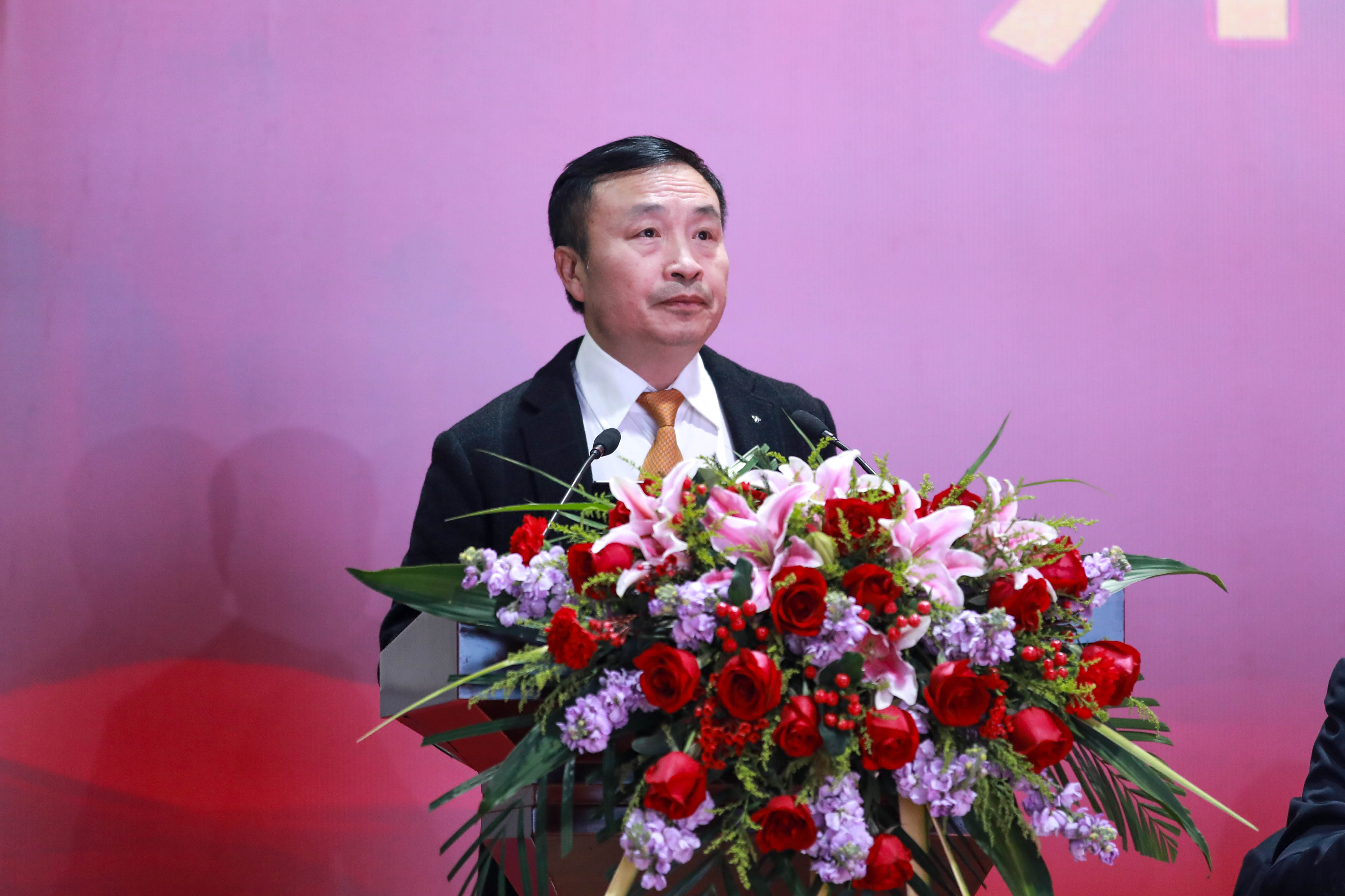 不折不挠 剩者为王——集团公司隆重召开2023年年会(图4) 不折不挠 剩者为王——集团公司隆重召开2023年年会(图4)