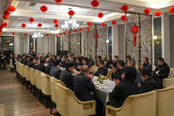 威远县人民政府与川威集团召开政企联席会(图2) 威远县人民政府与川威集团召开政企联席会(图2)