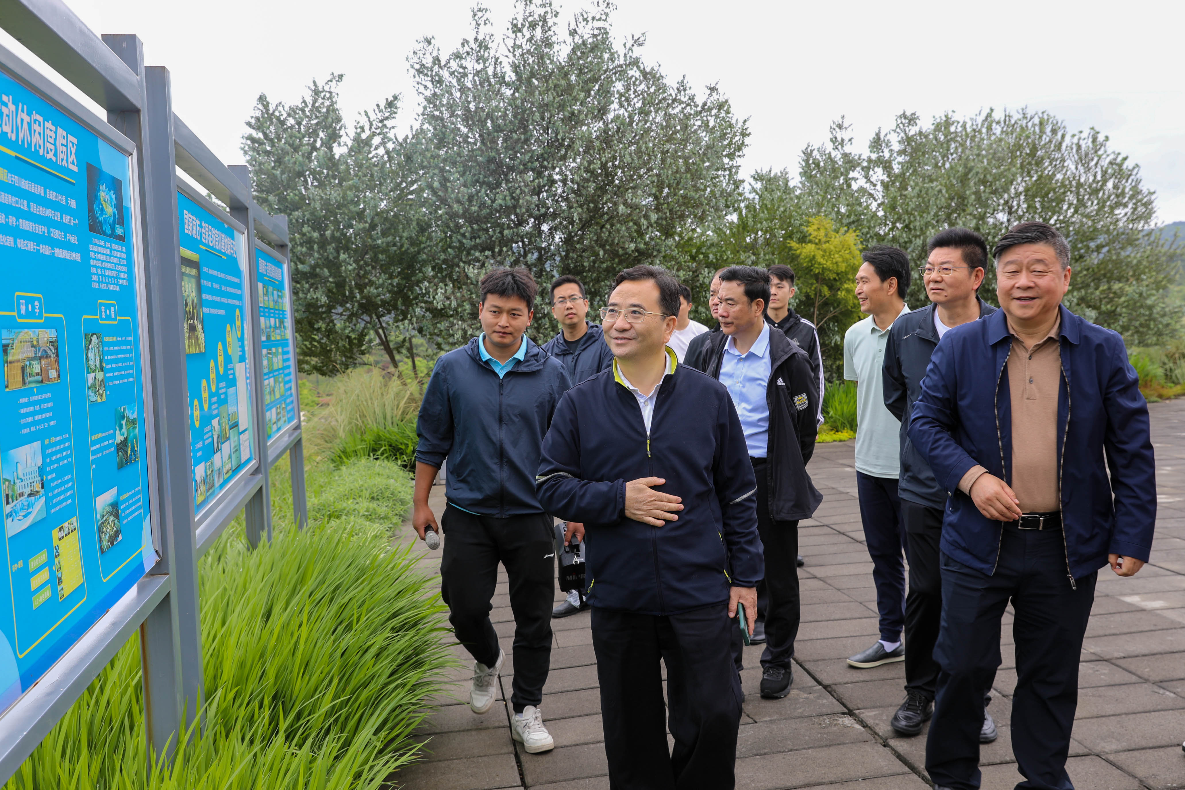 巴中市 内江市政协关心川威转型发展(图4) 巴中市 内江市政协关心川威转型发展(图4)