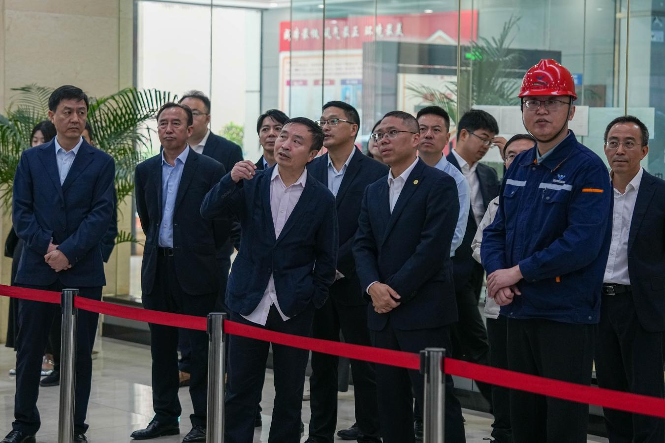 上下同欲迎挑战 力出一孔抢工期——川威钒钛科技7#高炉年度计划中修进入冲刺阶段(图3) 上下同欲迎挑战 力出一孔抢工期——川威钒钛科技7#高炉年度计划中修进入冲刺阶段(图3)