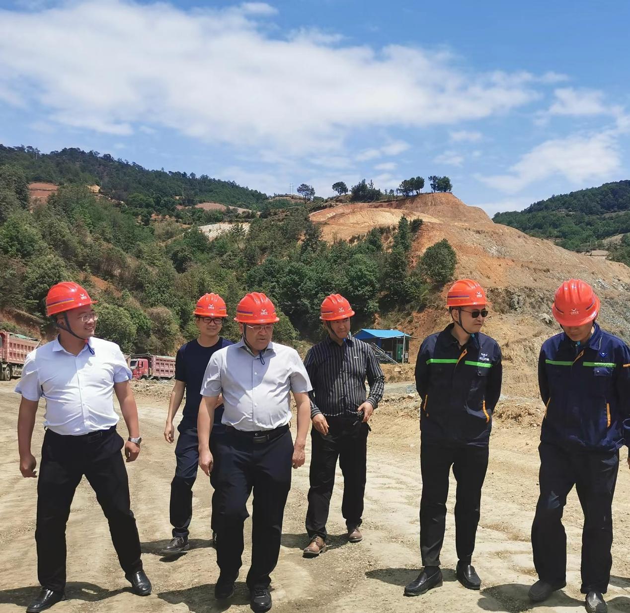 会理市市委书记陈方勇到矿业总公司会理区域视察工作(图2) 会理市市委书记陈方勇到矿业总公司会理区域视察工作(图2)