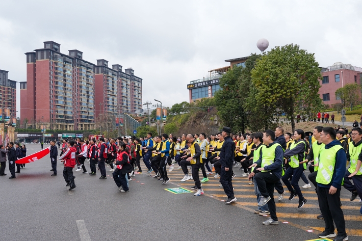 与你同行 共赴新程——川威集团隆重举行2026年新春越野跑(图6)