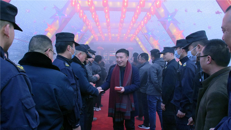 张灯结彩迎新年 齐心协力谱新篇丨集团领导大年初一开展新春慰问活动(图1)